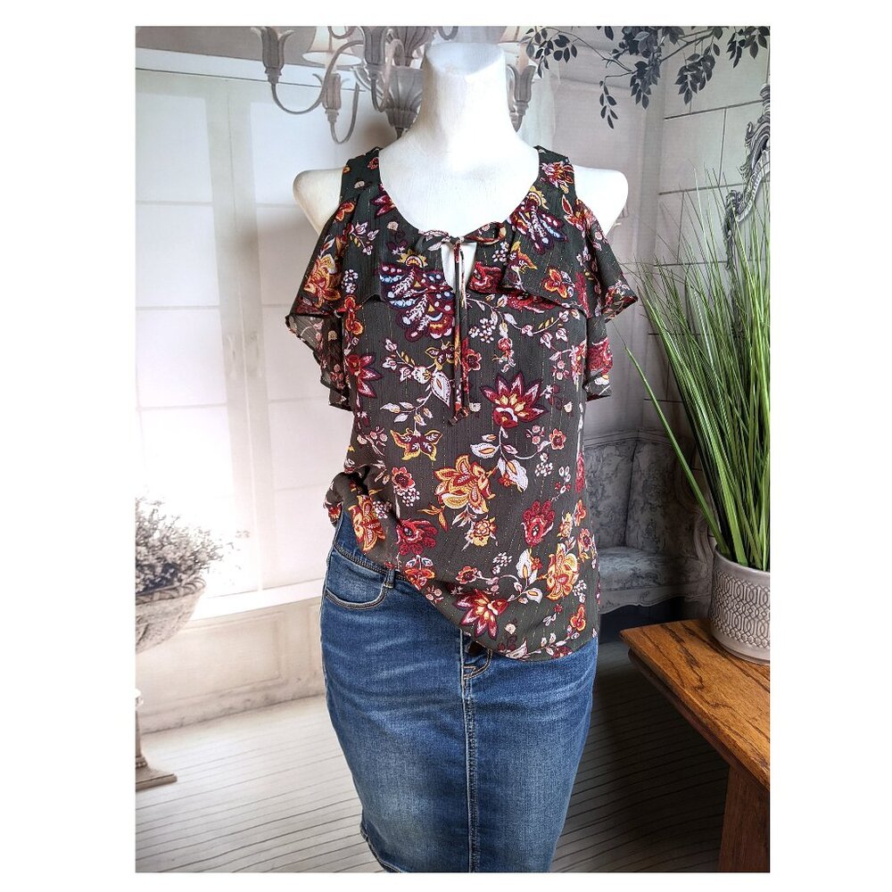 A. BYER Women's Sz Sm Sleeveless Off Shoulder Flutter Blouse Green Floral NWT